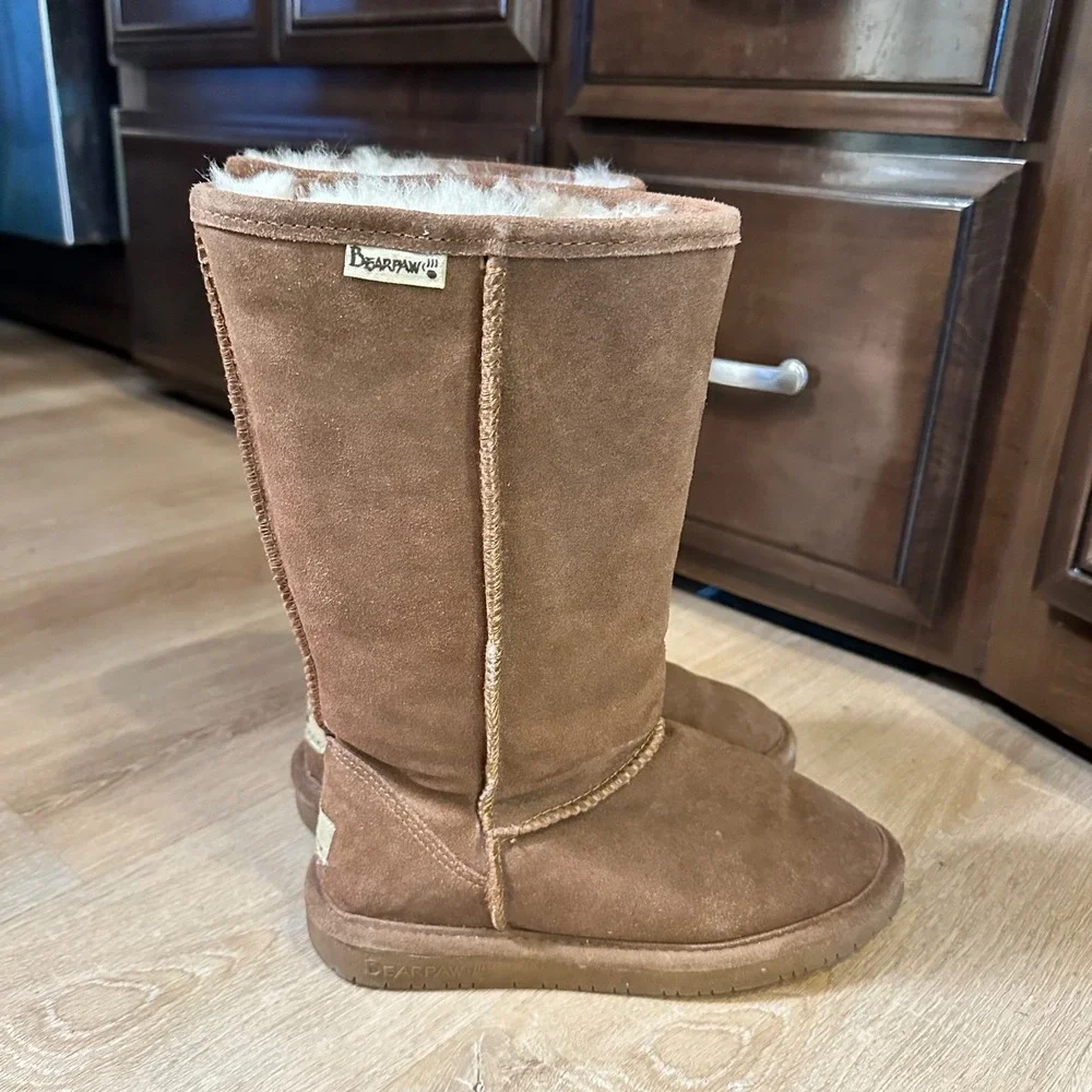 Bearpaw Emma Tall Women's Boots Sz 7W Hickory Brown Suede Sheepskin Lining‎ Cozy